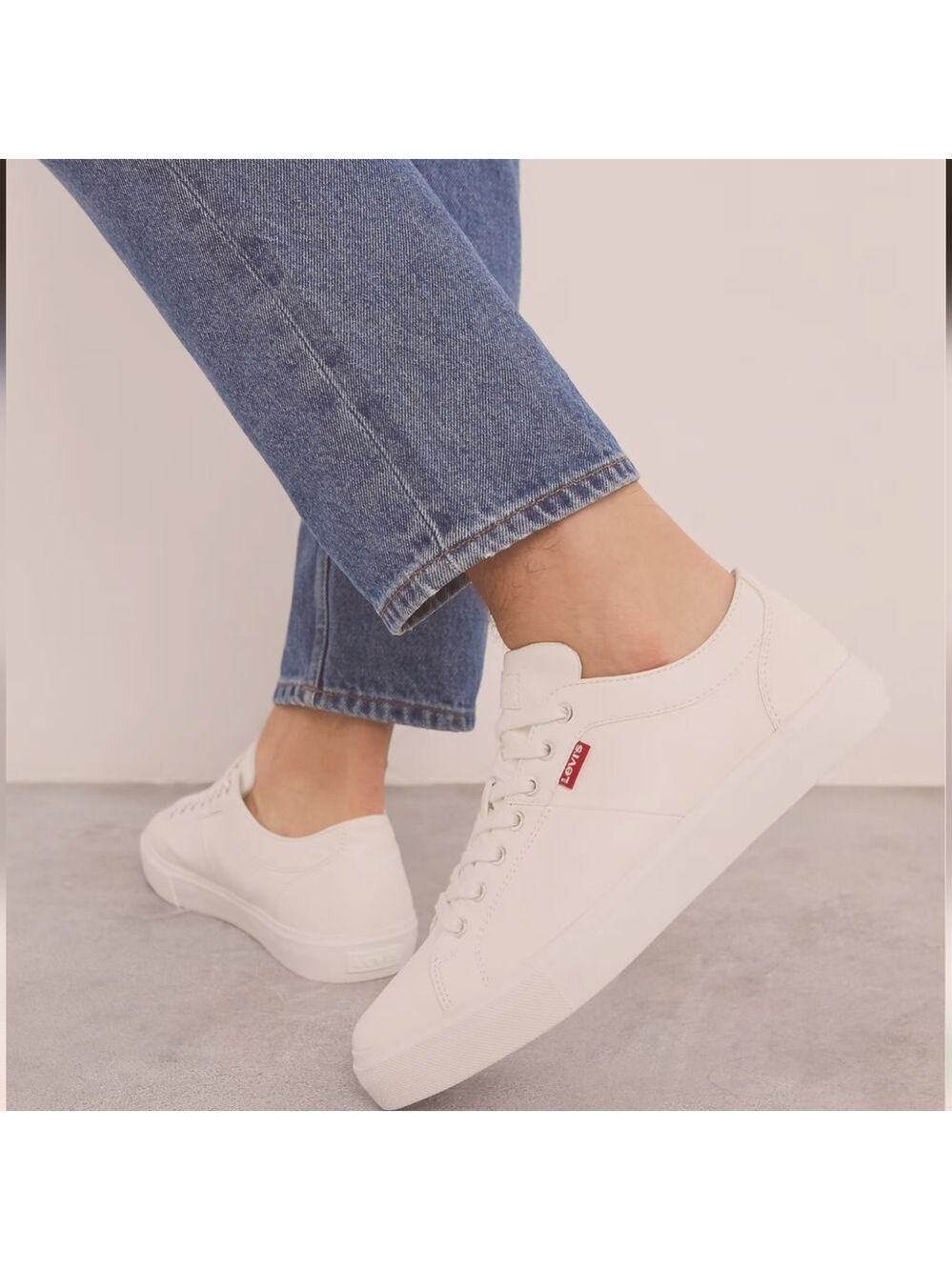 Levi's Woodward Sneakers In White